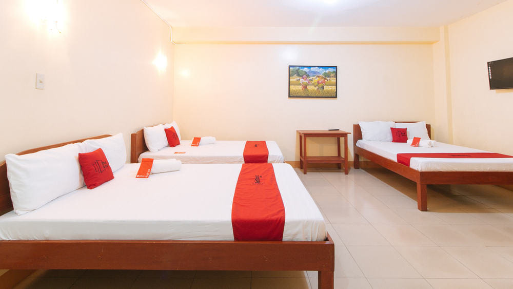 RedDoorz Family Room