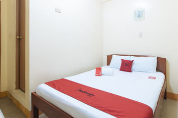 RedDoorz @ Golden Park Inn La Union
