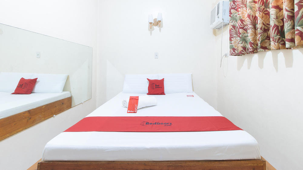 RedDoorz Room