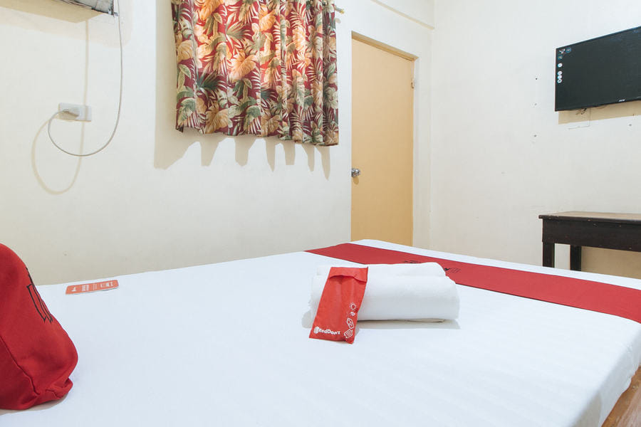 RedDoorz @ Golden Victory Hotel Mabalacat Pampanga