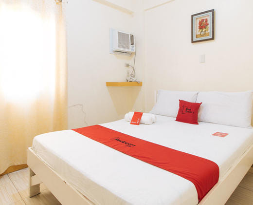 RedDoorz @ Golden Skye Hotel Guagua