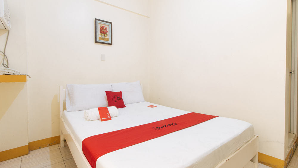 RedDoorz Room