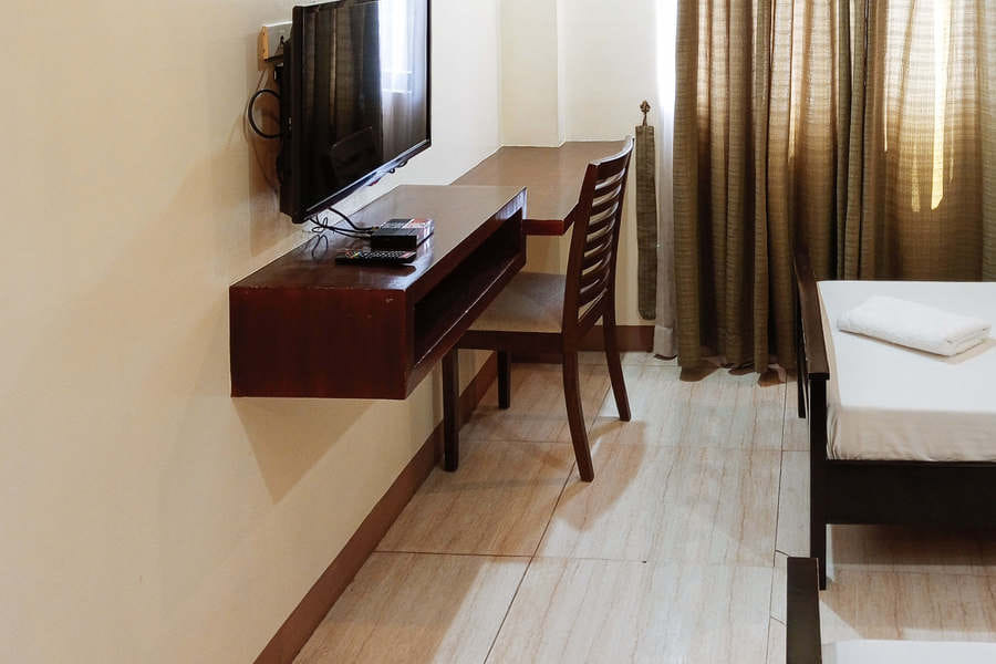 RedDoorz Plus @ Conclave Hotel Davao City