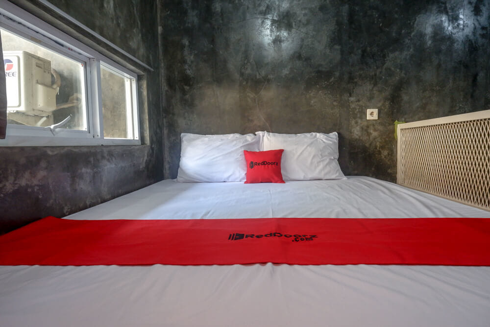 RedDoorz Room