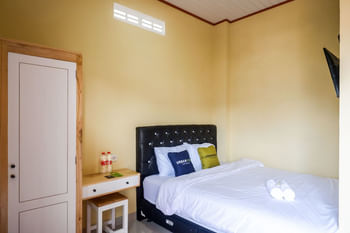 Urbanview Hotel Telu Wolu Monjali by RedDoorz
