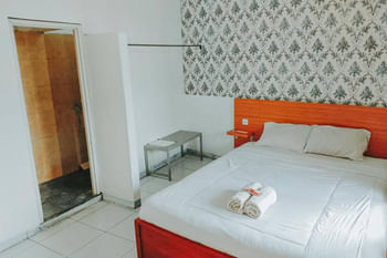 De Luck Homestay near Alun Alun Sidoarjo