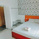De Luck Homestay near Alun Alun Sidoarjo