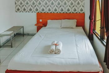De Luck Homestay near Alun Alun Sidoarjo
