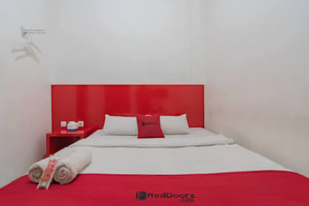 RedDoorz @ Galuh Mas