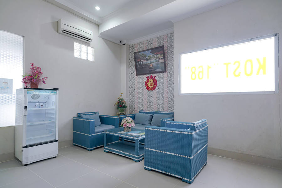 Reddoorz near Jalan Kolonel Haji Burlian Palembang