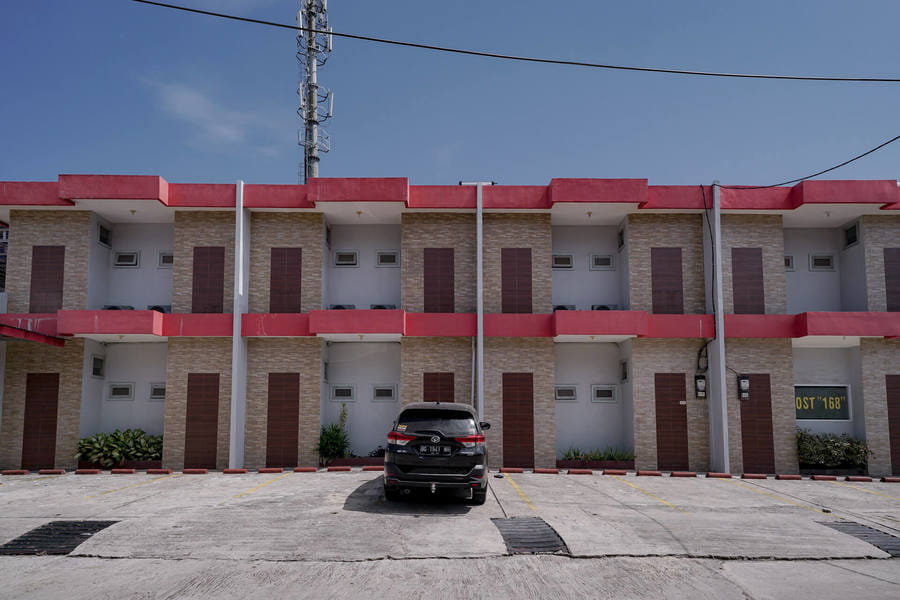 Reddoorz near Jalan Kolonel Haji Burlian Palembang