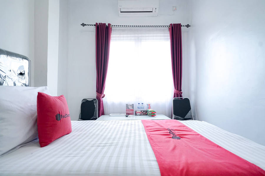 RedDoorz near Palembang Airport 2