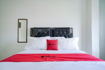 RedDoorz near Palembang Airport 2