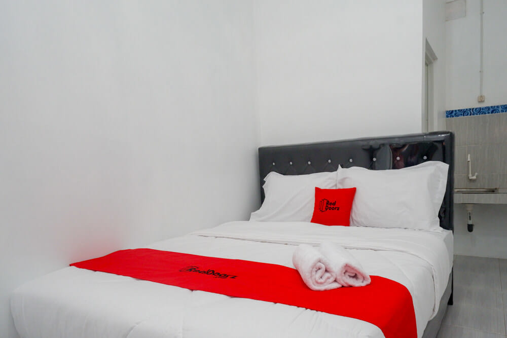 RedDoorz Room