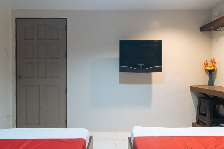 RedDoorz @ Bridgeway Hotel Tuguegarao City