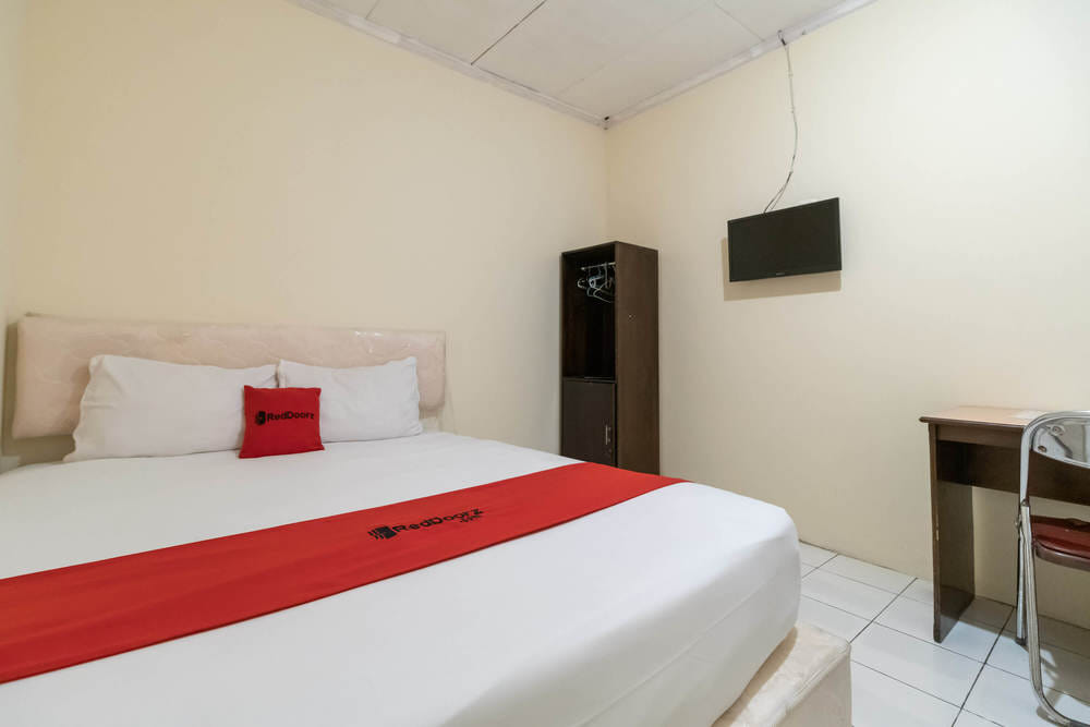RedDoorz Room