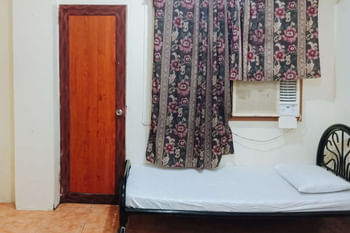 RedDoorz @ Plaza La Paz Iloilo City