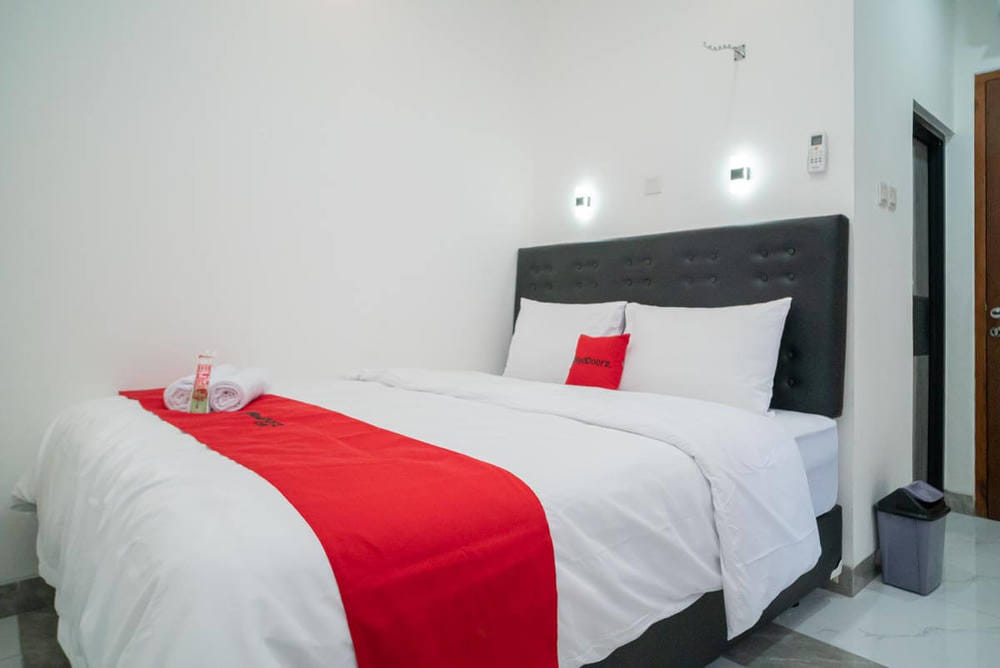RedDoorz Room