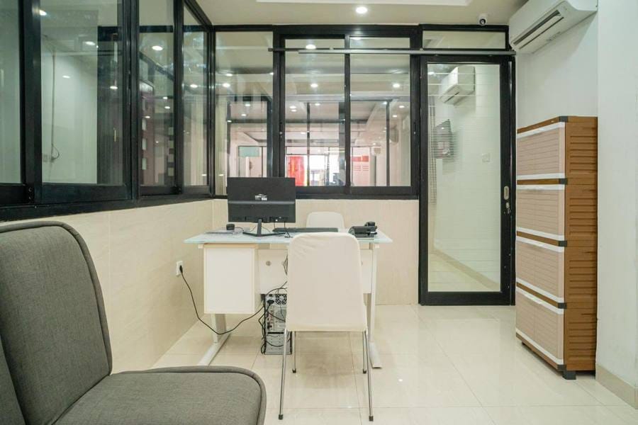 RedDoorz near Stasiun Senen