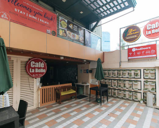 RedDoorz Plus @ La Belle Residences Makati City
