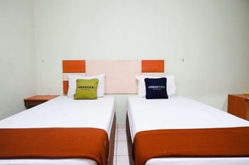 Urbanview Hotel Platinum Parepare