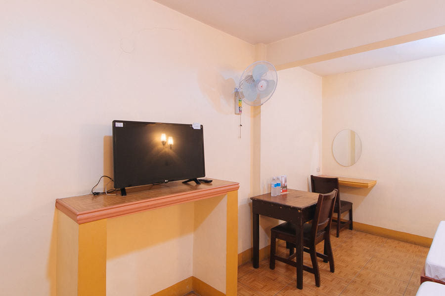 RedDoorz @ Golden Victory Hotel Mabalacat Pampanga