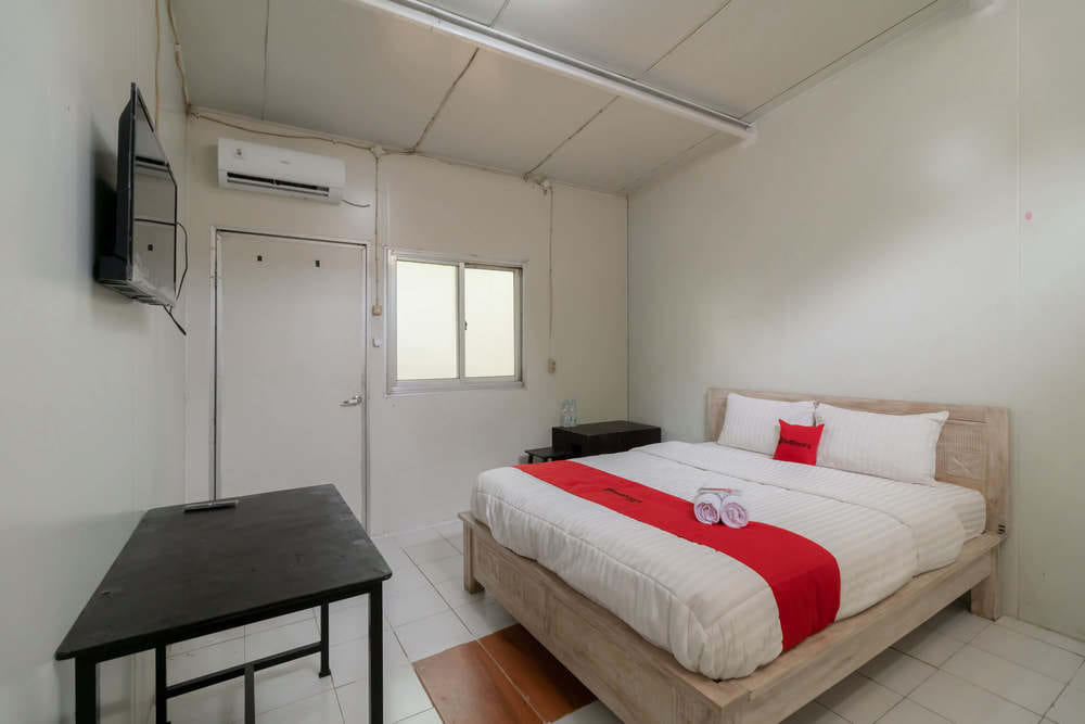 RedDoorz Room