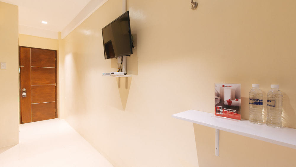 RedDoorz Bed in 6 Bed Mixed Dormitory