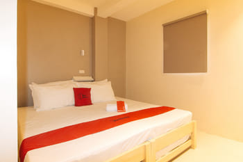 RedDoorz @ Laiya Vivo Hotel Batangas
