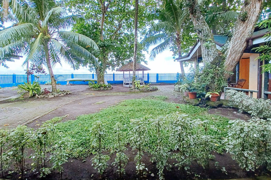 RedDoorz @ Julys Haven Seaside Pension Camiguin