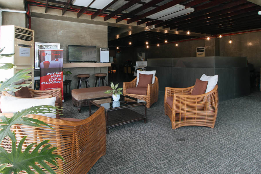 RedDoorz @ Insular Square Mandaue City