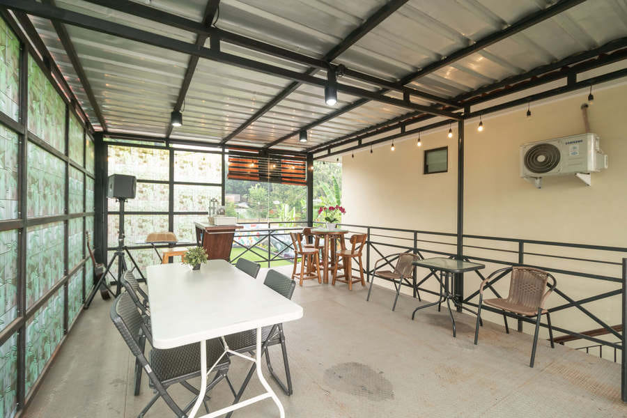 RedDoorz Plus near Jungleland Sentul