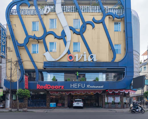 RedDoorz Premium near Bandung Station