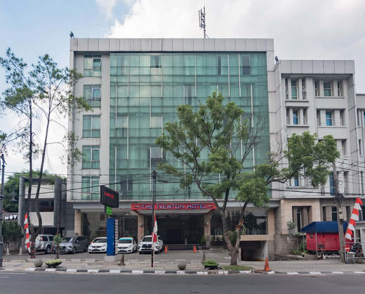 Urbanview Hotel Newton Riau Bandung