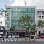 Urbanview Hotel Newton Riau Bandung