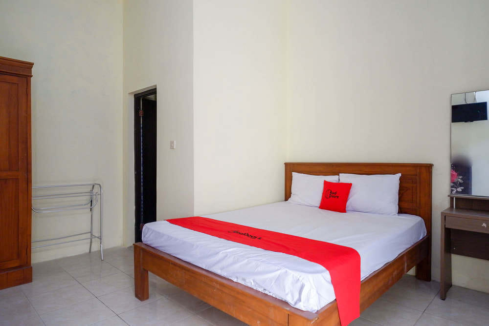 RedDoorz Room
