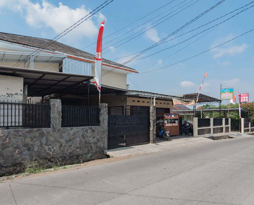 RedDoorz Syariah near Tugu Pandanwangi Cianjur