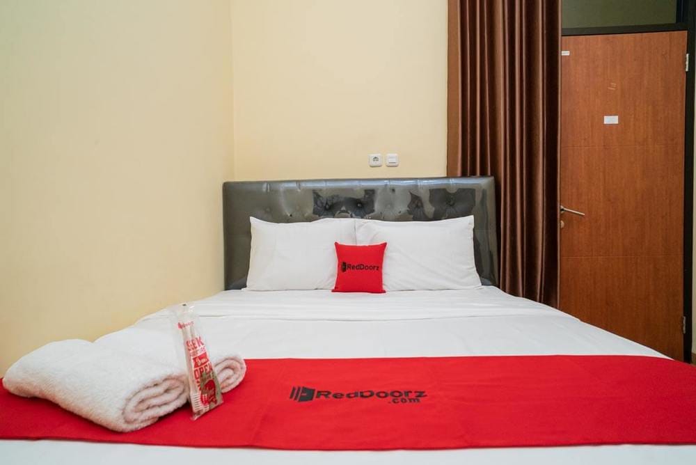 RedDoorz Room