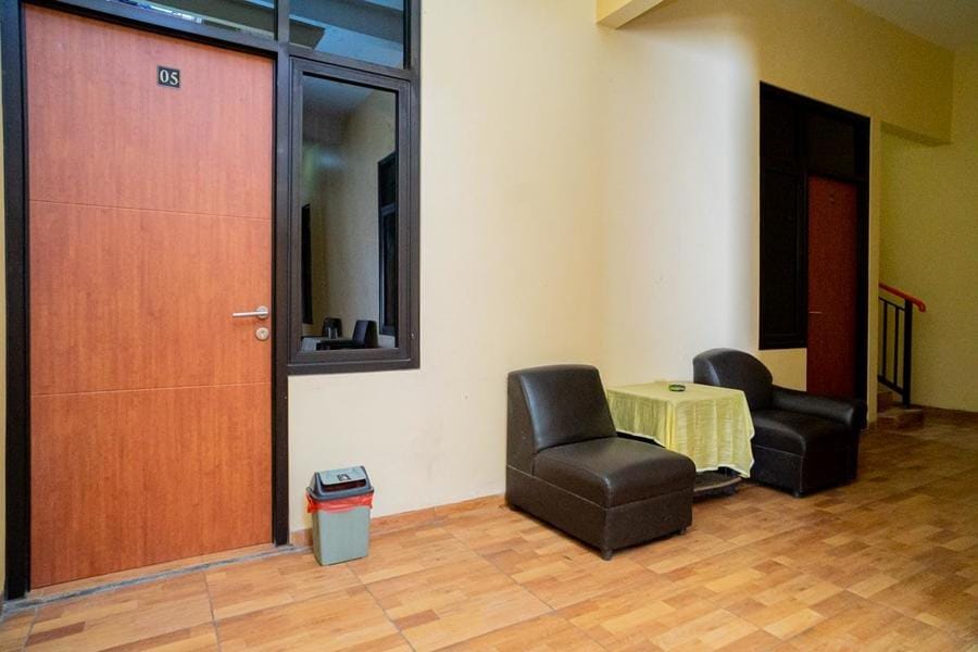 RedDoorz Syariah near Jembatan Merah Plaza