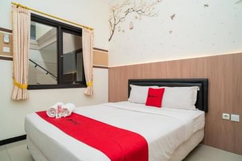 RedDoorz Syariah near Marvel City Mall 2