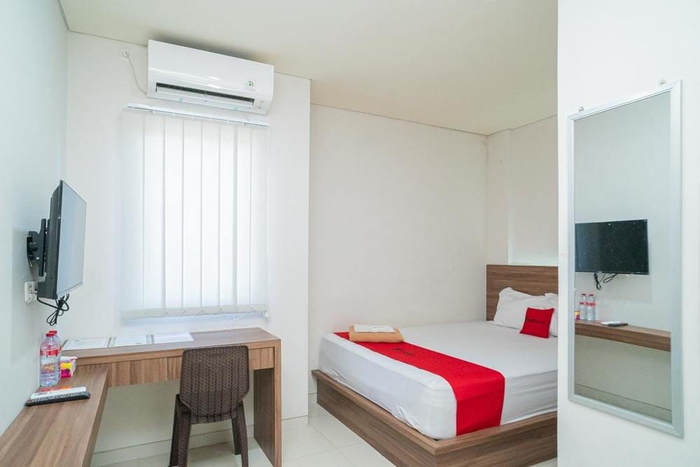 RedDoorz Room