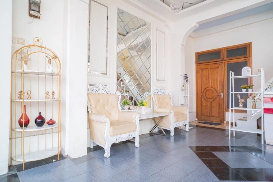 RedDoorz Syariah @ Aura Homestay