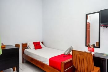 RedDoorz Syariah near Alun Alun Balai Kota Tegal