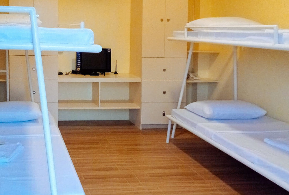 RedDoorz Bed in 4 bed mixed dormitory
