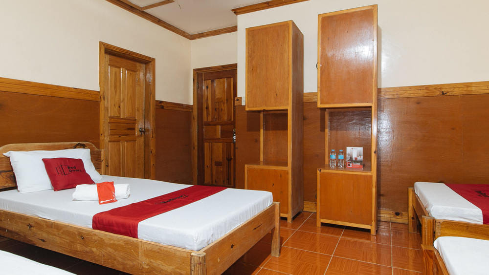 RedDoorz Suite for 10 People