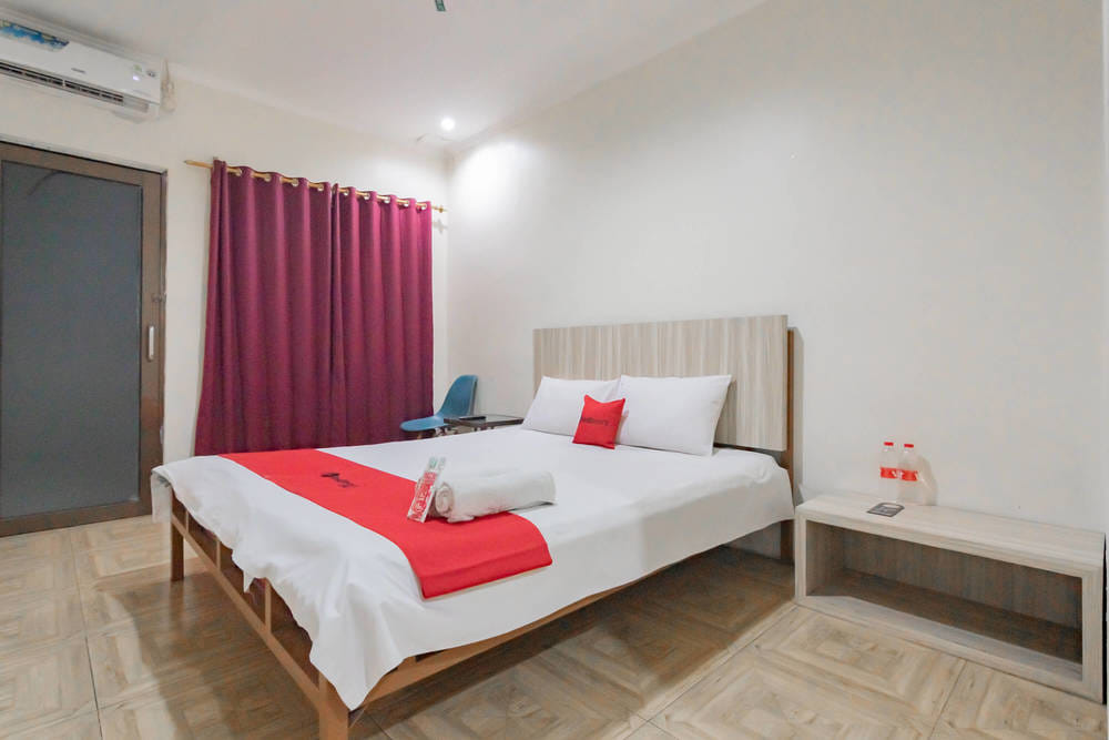 RedDoorz Room