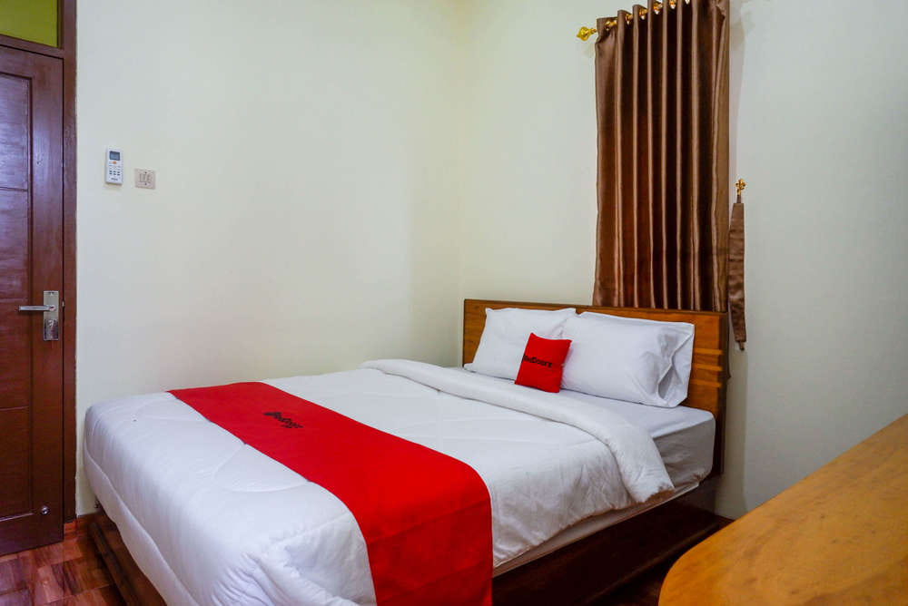 RedDoorz Room