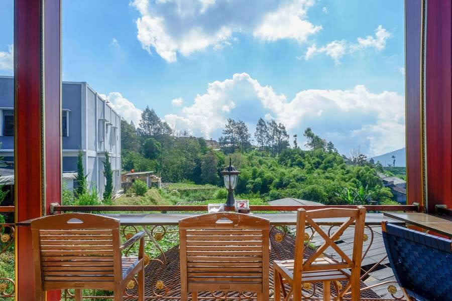 Urbanview Hotel Mountain Palace Kopeng