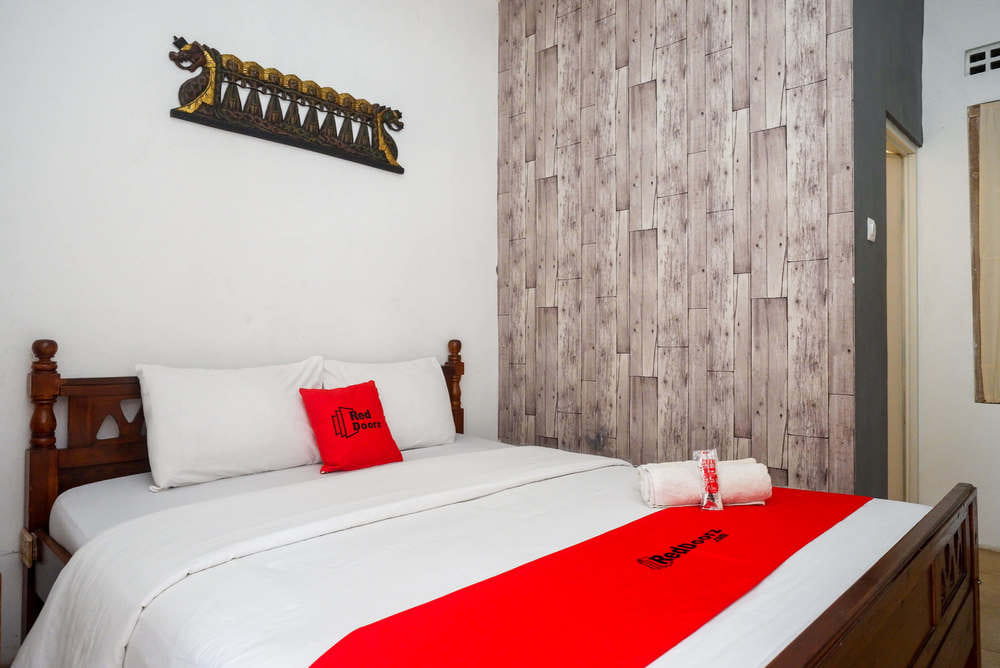 RedDoorz Room