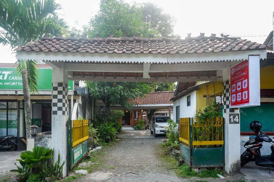 RedDoorz near Plengkung Gading 2